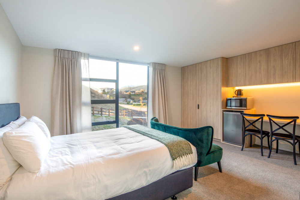 Alpine_View_bedroom