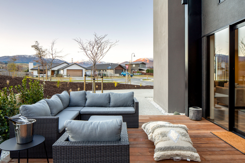 Alpine_View_outdoor-deck